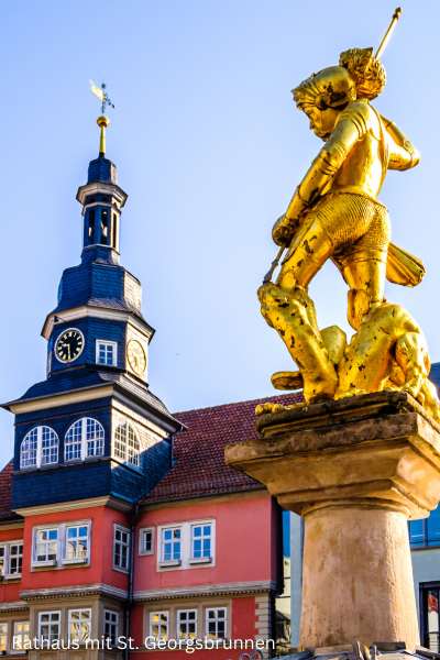 Rathaus mit St. Georgsbrunnen